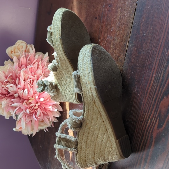 Candies Platform Woven Fabric Strap Sandles - Picture 5 of 13